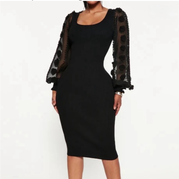 Almost Fabulous Elegant Black Dress w/Bishop Sheer Sleeves & Embroidered Flowers - Picture 4 of 8